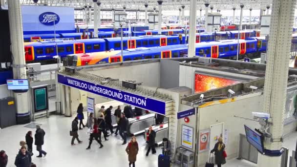 Waterloo Station in London — Stockvideo