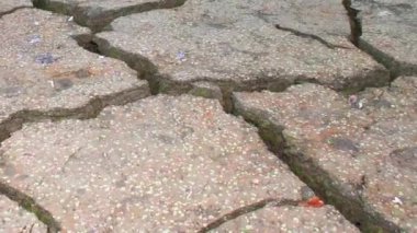 kuru arazi üzerinde uçmak