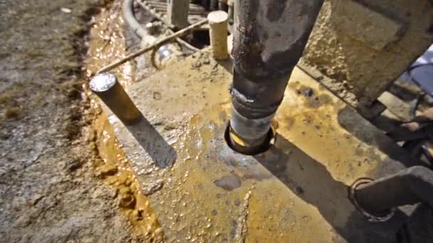 Drilling oil — Stock Video