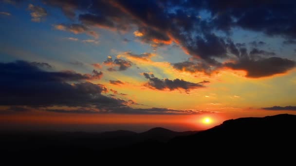Solnedgång över Makedonien bergskedjan — Stockvideo