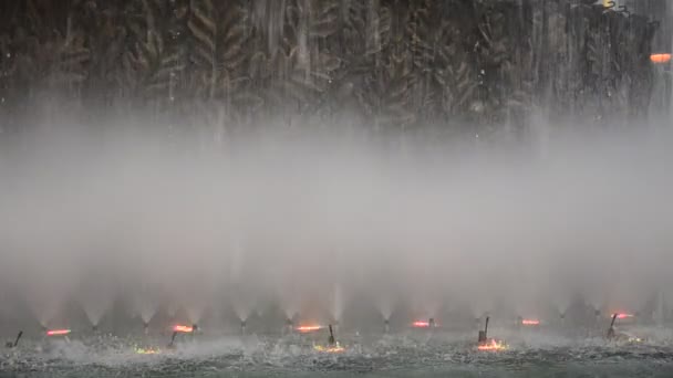 Pulverización, salpicadura y chorro de agua . — Vídeos de Stock