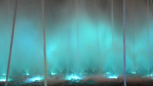 Fuente de agua iluminada abstracta — Vídeos de Stock