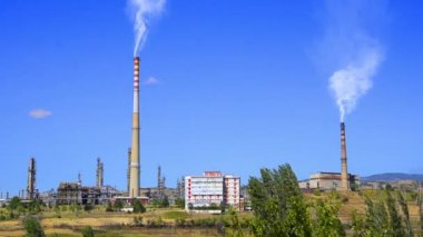 duman büyük enerji santrali petrol rafinerisi