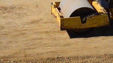 kir çalışan bir buldozer roller