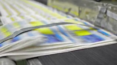 Ofset baskı ile çalışan kemer