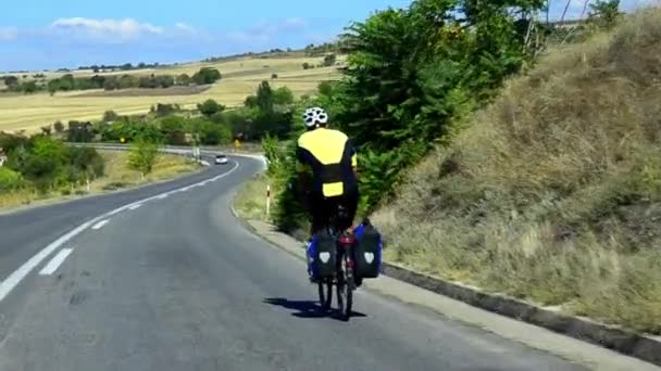 Fahrradfahrer bergab — Stockvideo