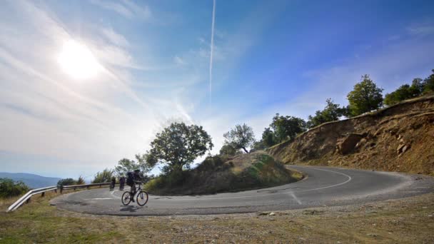 Carrera de ciclismo de montaña — Vídeos de Stock