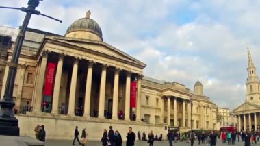 Trafalgar Meydanı ve Londra national gallery