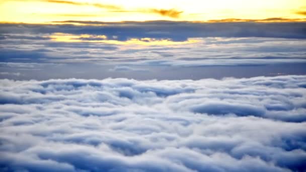 Luchtfoto over europa bij zonsopgang — Stockvideo