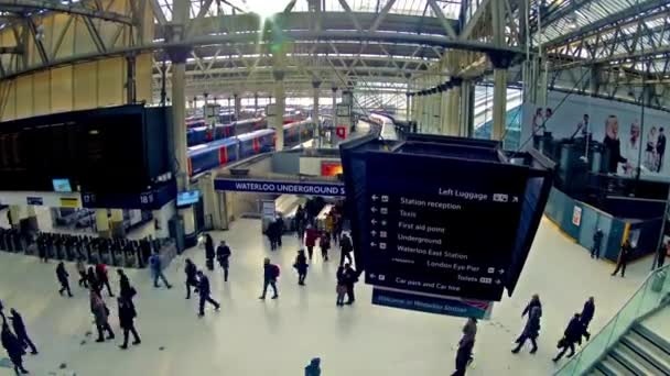 Železniční stanice Waterloo v Londýně — Stock video