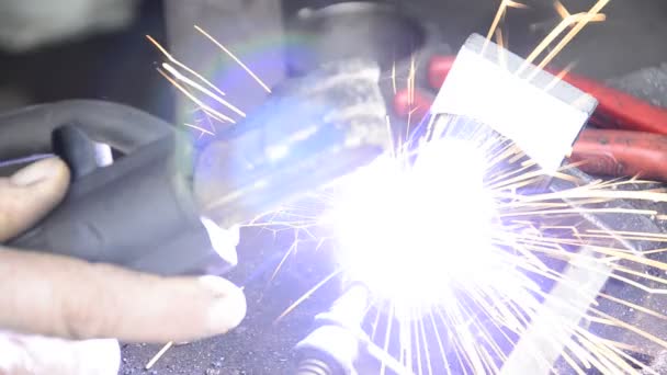 Welding with sparks — Stock Video