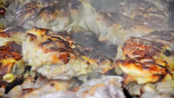 Grillades de viande sur barbecue 