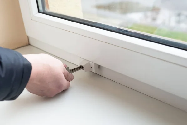Verriegeln Sie Die Fenster Inneren Zum Schutz Der Wohnung — Stockfoto