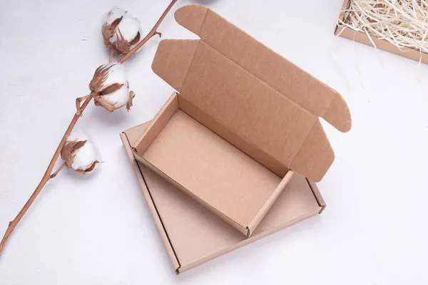 Brown Cardboard Box Decorated Cotton Flower Branch — Stock Photo, Image