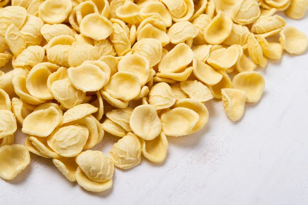 Pâtes Orecchiette Jaune Sur Table Bois — Photo