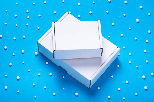 Set White Cardboard Boxesdecorated White Balls Blue — Stock Photo, Image