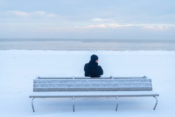Man Empty Bench Winter Sea Beach — стоковое фото