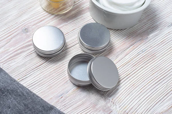 Plata Tonificada Cajas Metal Estaño Cajas Para Brillo Crema Maquillaje — Foto de Stock