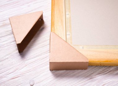 Kahverengi karton karton resim çerçeve koruyucuları