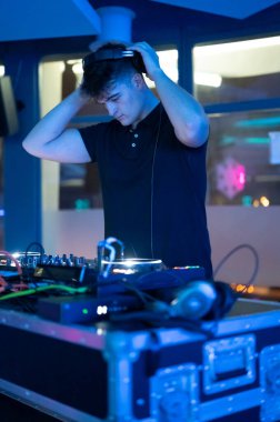 deejay parti karıştırma