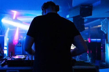 deejay parti karıştırma