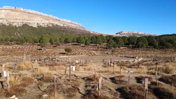 Cementeria triste collina, un luogo di una delle scene del film Il buono, il brutto e il cattivo. Provincia di Burgos, Spagna. Filmati 4k di alta qualità — Video Stock