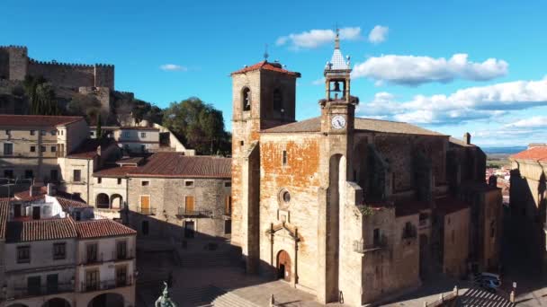 Вид с воздуха на средневековую деревню Трухильо, Эстремадура, Испания — стоковое видео