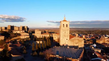 Trujillo, Extremadura, İspanya 'nın ortaçağ köyünün havadan görünüşü