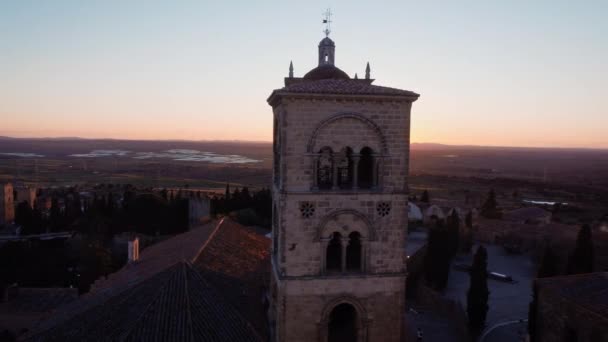 Veduta aerea di un tramonto panoramico al villaggio medievale di Trujillo in Estremadura, Spagna. — Video Stock