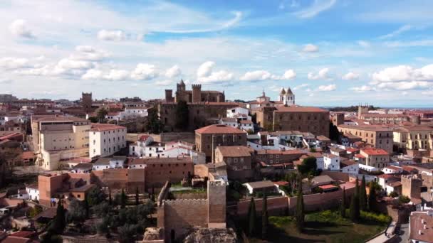 Vue aérienne de Caceres, patrimoine mondial de l'Unesco en Estrémadure, Espagne. — Video