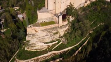 Segovia Alcazar 'ın havadan görünüşü, Segovia, İspanya' nın ünlü simgesi.. 