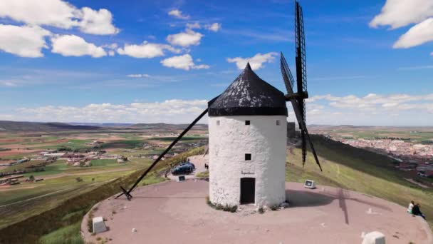 Aerial view of Don Quixote windmills in Consuegra, Toledo, Spain. — Stockvideo