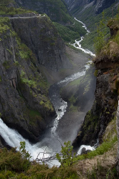 Fluss und Wasserfall in Norwegen — Stockfoto