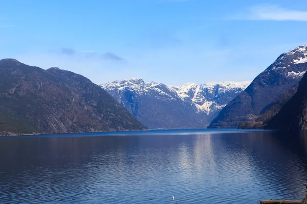 Фьорды и горы — стоковое фото