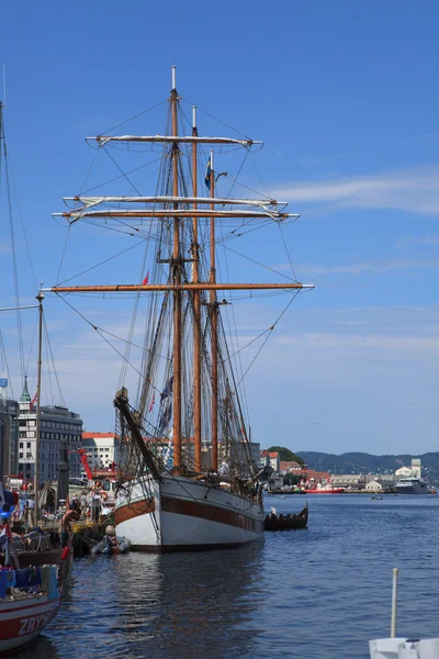 Carreras de barcos altos Bergen —  Fotos de Stock