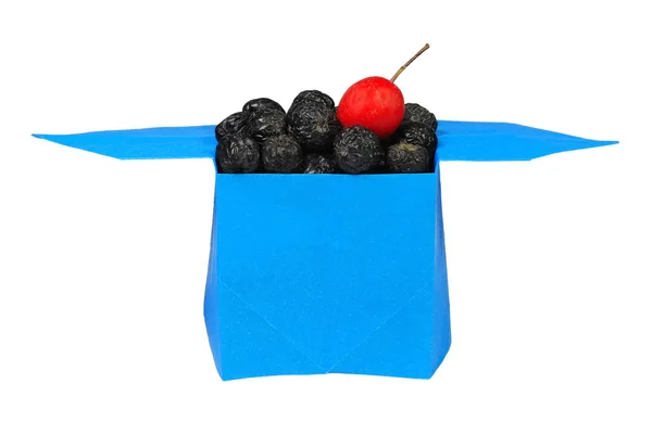 Beeren in einer Schachtel Origami — Stockfoto