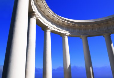 Beyaz colonnade