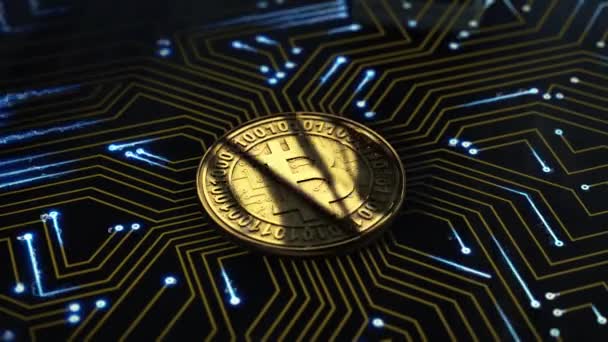 Ett Bitcoin Guldmynt Pulserar Med Blått Ljus Ett Kretskort Återgivning — Stockvideo