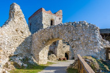 Ortaçağ Kalesi Kotiçe ', ünlü Bathory Kontes, Orta Avrupa, Slovakya'nın tarihi rezidans.