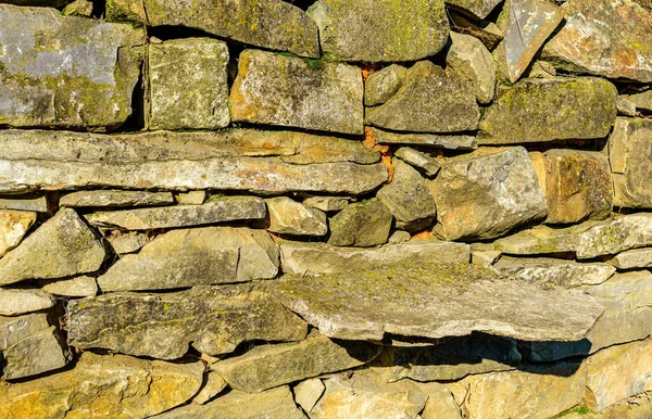 Teil Einer Horizontal Gestapelten Steinmauer Mit Stauraum Für Einen Pappbecher — Stockfoto