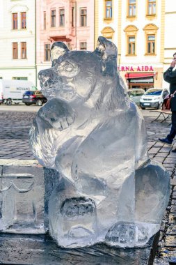 Olomouc, Çek Cumhuriyeti - 19 Şubat 2022: Karnaval festivali, geleneksel Slav etnik festivali, geleneksel maske ve tezgahlarla ilgili kış ve geleneksel ürünler