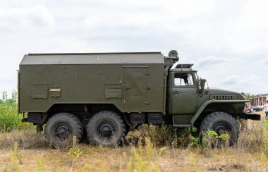 Hodonin - Panov, Çek Cumhuriyeti - 20 Temmuz 2022 Askeri Günü Hodonin-Panov, tarihi ve çağdaş askeri araçlar - Zil 131
