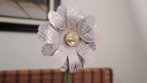 Eine Dekorierte Mandala Blume Aus Papier Einem Topf Gefüllt Mit — Stockvideo