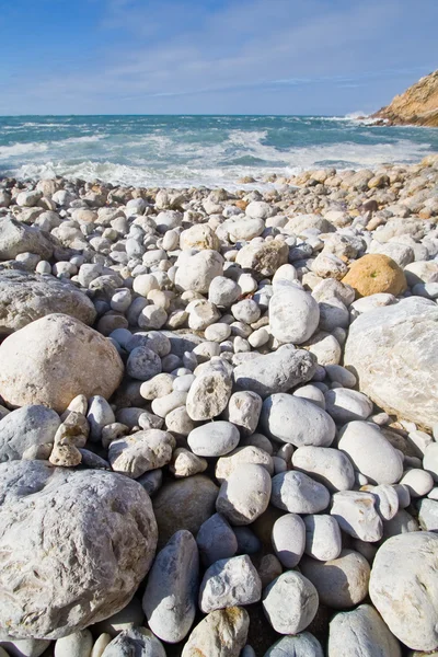 Кам'янисті пляжі в Espichel мису, Португалія — стокове фото