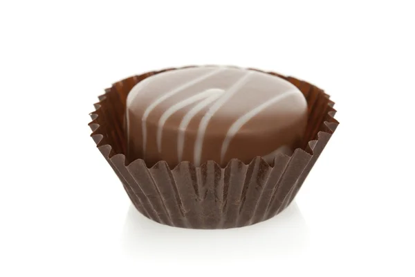 Trufa de chocolate gourmet isolada no fundo branco — Fotografia de Stock
