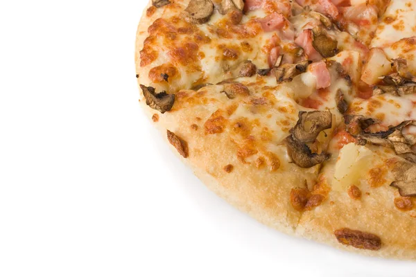 Bliska Pizza topping z pieczarkami, szynką i ananasem — Zdjęcie stockowe