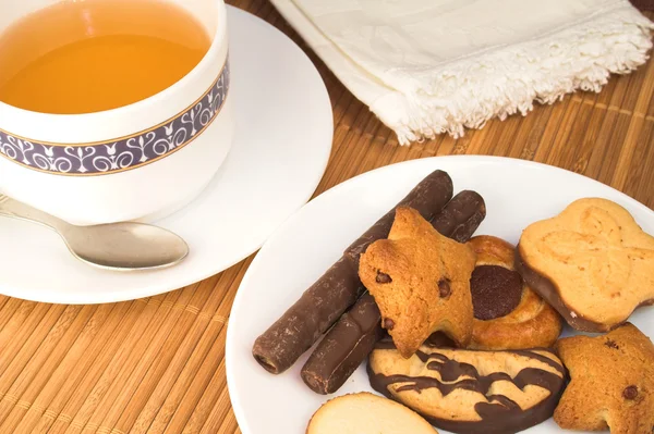 Tazza di tè e biscotti — Foto Stock