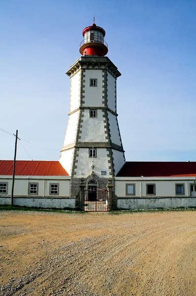 Farol do Cabo Espichel do século XVIII em Sesimbra, Portugal . — Fotografia de Stock