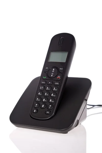 Teléfono inalámbrico negro aislado sobre fondo blanco — Foto de Stock