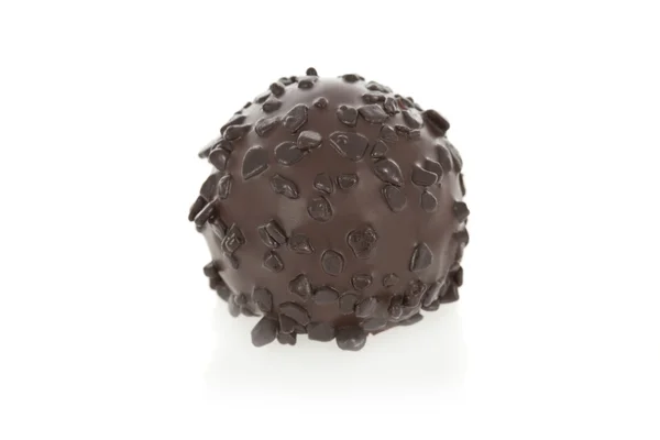 Trufa de chocolate gourmet isolada no fundo branco — Fotografia de Stock